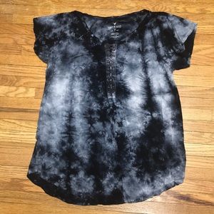 Blue tie dye lace up shirt